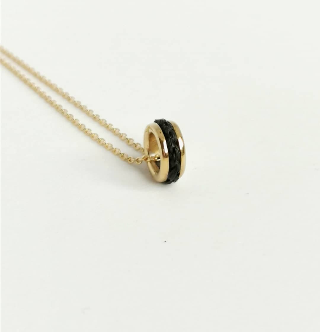 Pendentif ÔDE or massif 18k